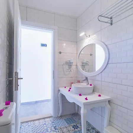 Ruya Selimiye Love hotel *